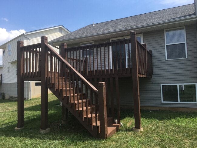 Building Photo - 944 Hampshire Heath Dr