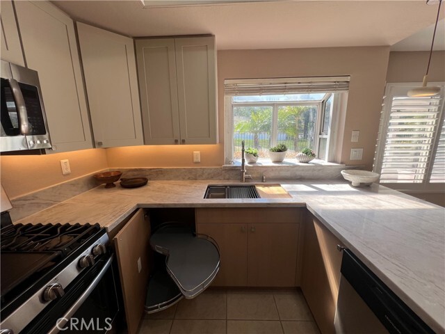 Building Photo - 3480 Mountainside Cir