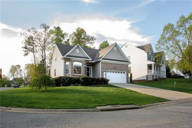 Building Photo - Beautifully maintained home in Birkdale with hardwood floors throughout 1st floor.