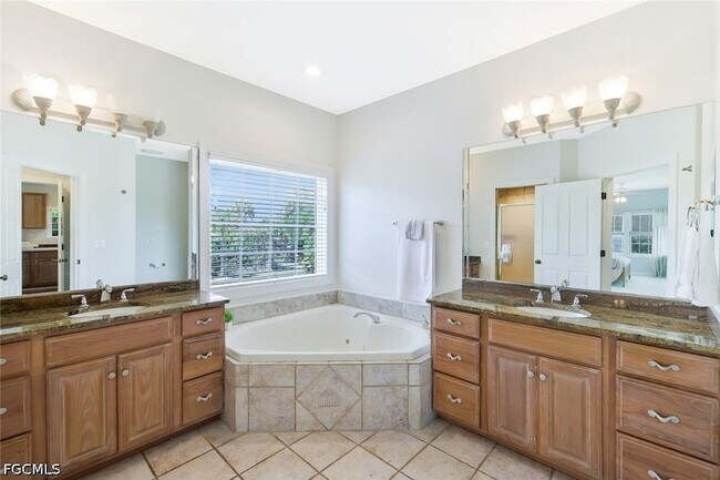 Building Photo - 2130 Sunset Cir