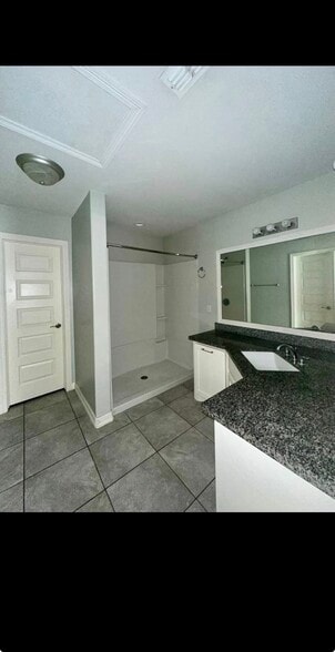 Building Photo - 205 Teak Dr