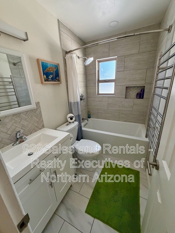 Building Photo - 1928 N Lynn Dr