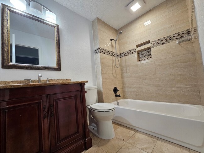 Building Photo - 2715 Ashington Dr