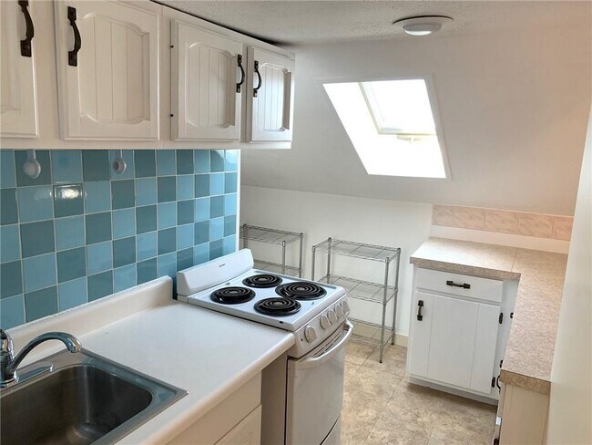 Building Photo - 113 Prospect Hill St