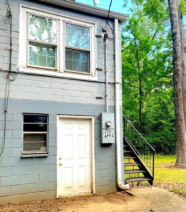 Building Photo - 117 Shadowmoor Dr