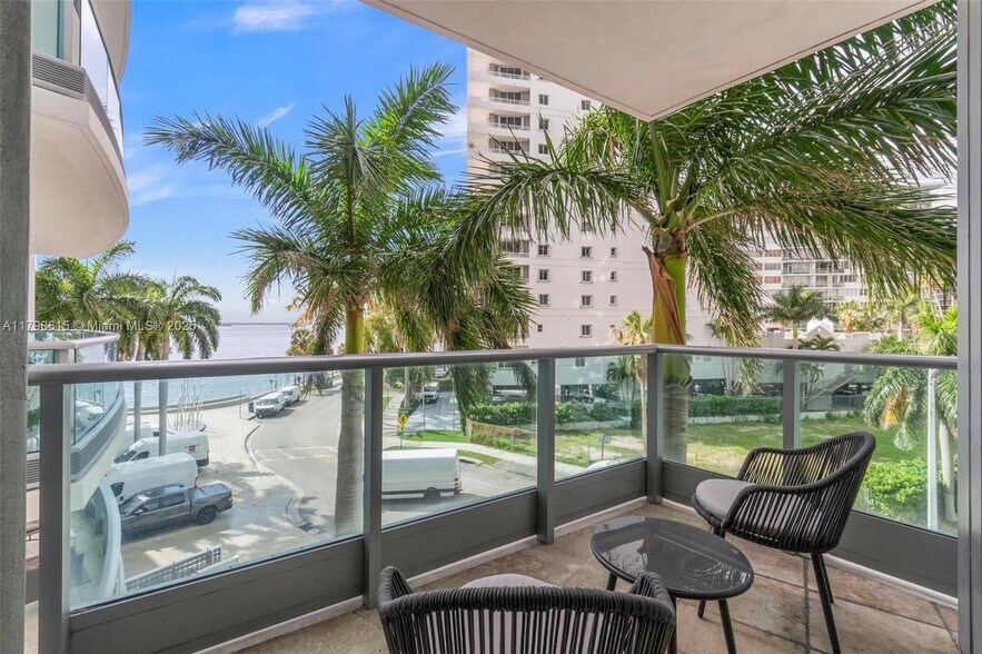 Building Photo - 1331 Brickell Bay Dr