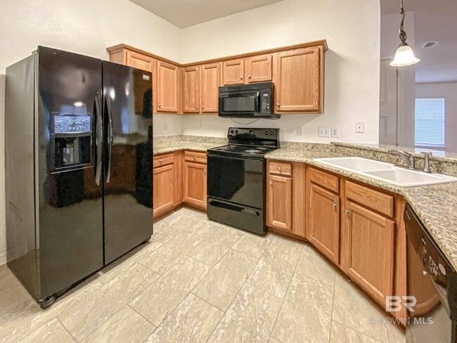 Building Photo - 9841 Watkins Dr