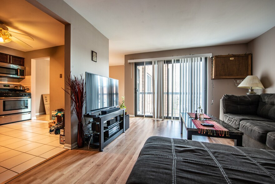 Building Photo - 5525 N Chester Ave