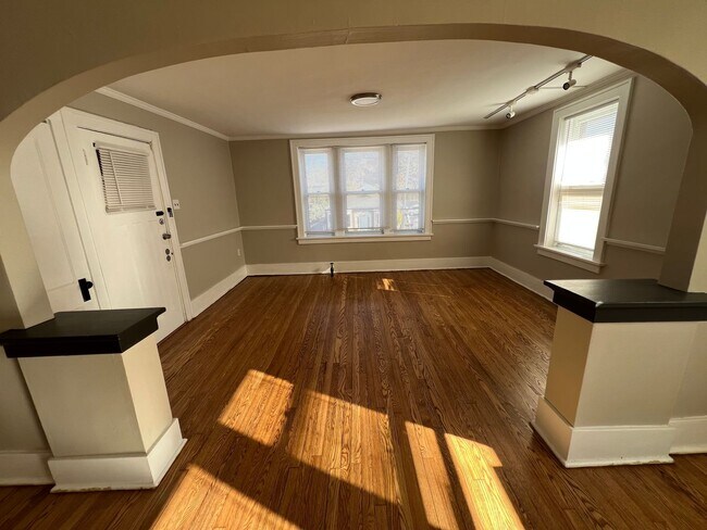 Building Photo - 2173 S Big Bend Blvd