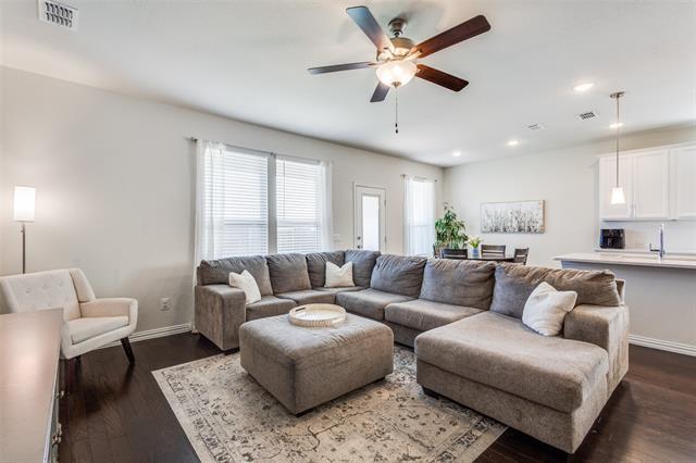 Building Photo - 811 Maverick St