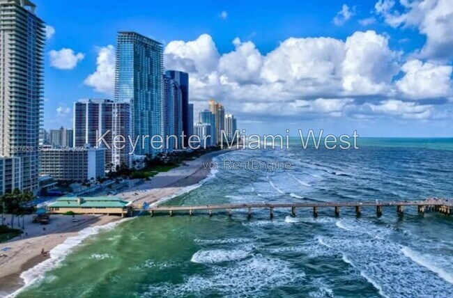 Building Photo - 16485 Collins Ave