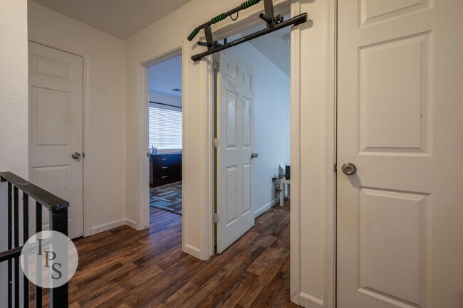 Building Photo - Fresno Westside Apt, 2BR/1BA, Shaw/Marks - Lots of Amenities