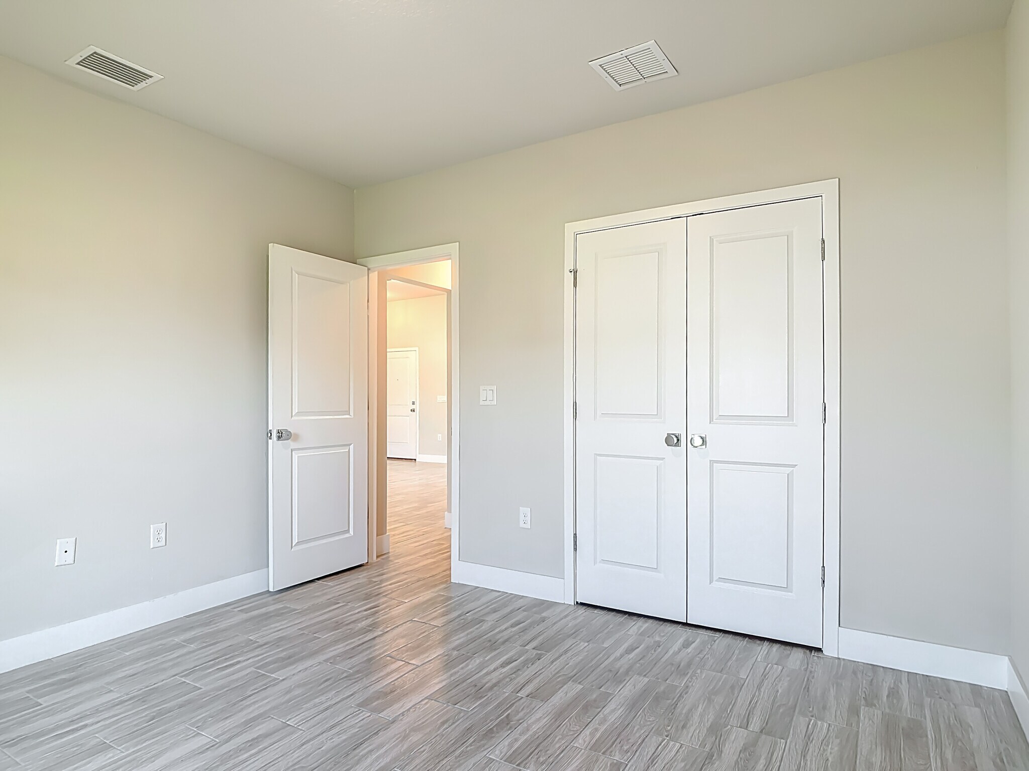 Building Photo - 60 Ballenger Ln