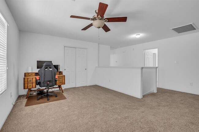 Building Photo - 16718 Warbler Dr