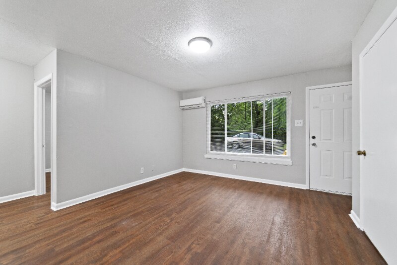 Building Photo - 3410 Elizabeth St NW