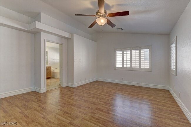 Building Photo - 236 Fairway Woods Dr