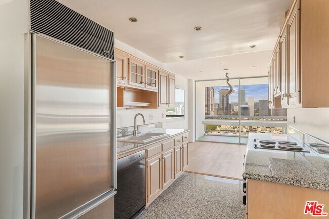Building Photo - 2222 Ave of the Stars