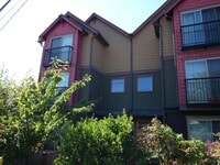 Building Photo - 1741 25th Ave S