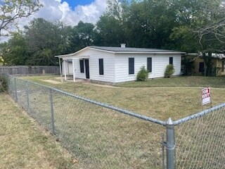 Building Photo - 921 Florence Rd