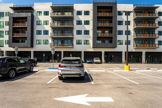 Building Photo - 2750 Griffin Rd