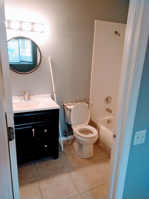 Building Photo - 211 Countryside Key Blvd