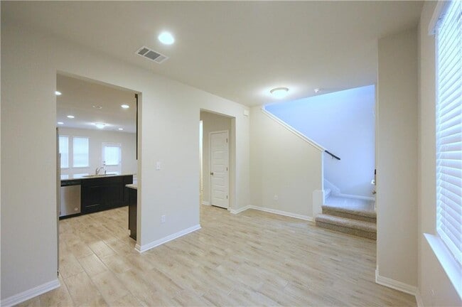 Building Photo - 1732 Fountain Bridge Dr