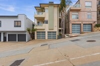 Building Photo - 207 42nd St