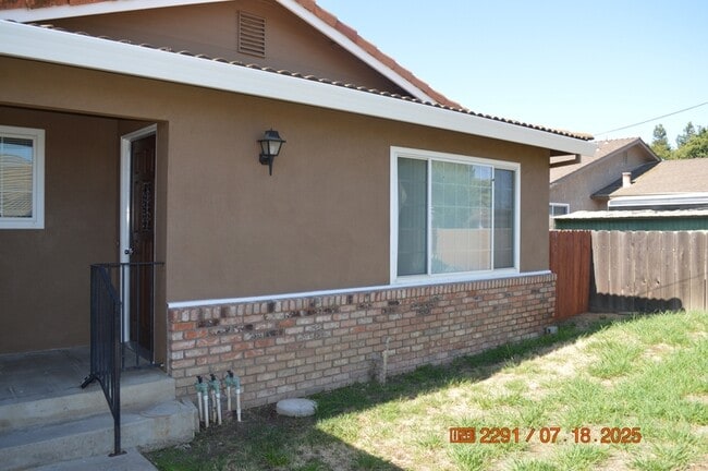 Building Photo - 4504 E Monte Vista Ave