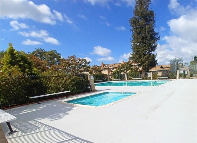 Building Photo - 11820 Gloxinia Ave