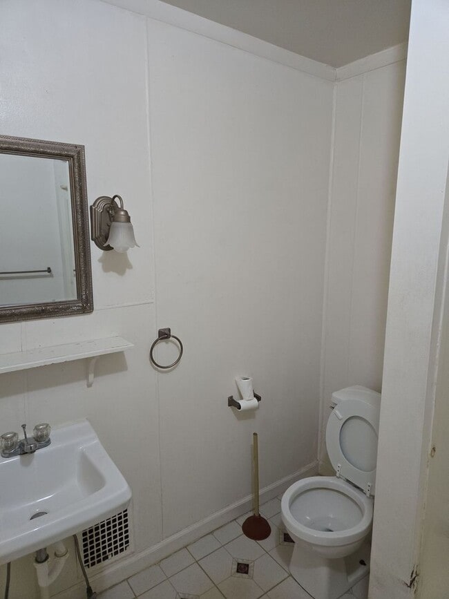 Building Photo - 115 S Potomac St