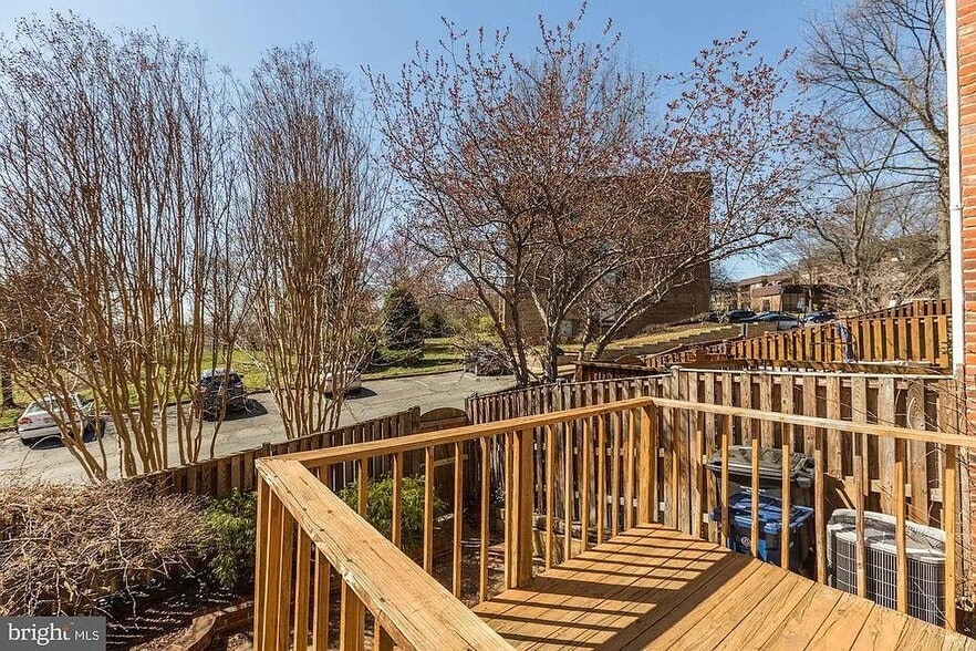 Rear Deck - 104 Shooters Ct