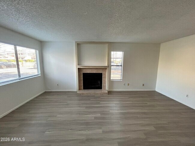 Building Photo - 2040 S Longmore