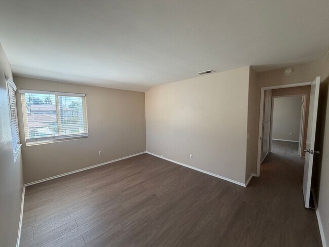 Building Photo - 941 Pinyon Ct