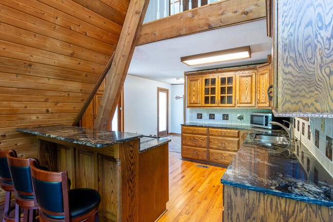 Building Photo - 2865 Old Thomson Rd