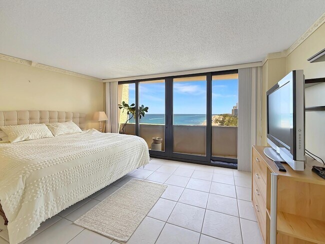 Building Photo - 4200 N Ocean Dr