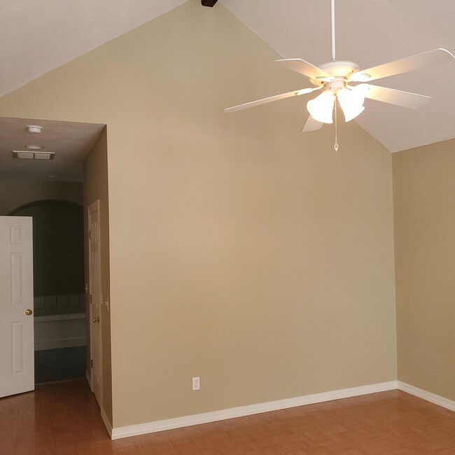 master bedroom - 4907 S Buckingham Ln