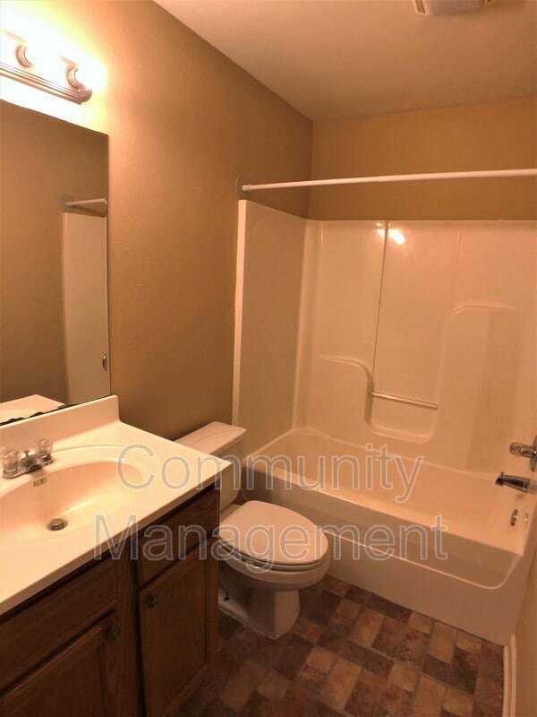 Building Photo - 13440 Lonnie Wascom Dr