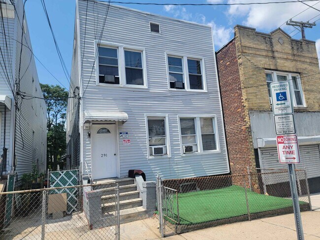 Building Photo - 291 Cator Ave