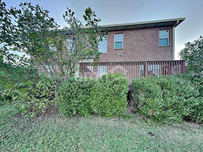 Building Photo - 111 Wynlands Dr