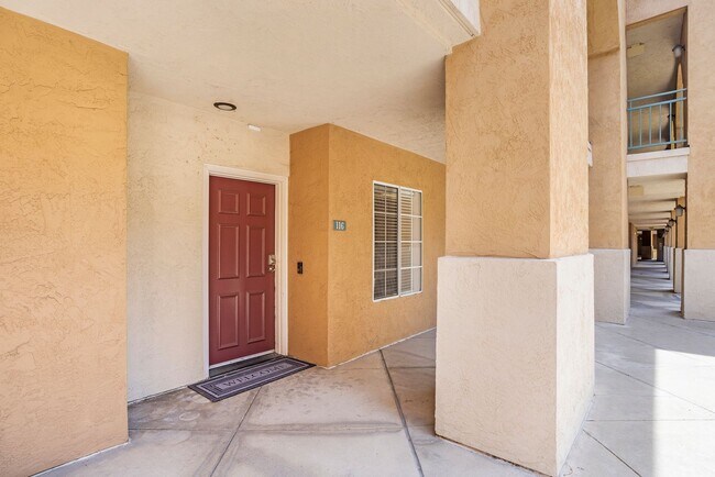 Building Photo - Stylish Furnished 2BR/2BA Condo with Resor...