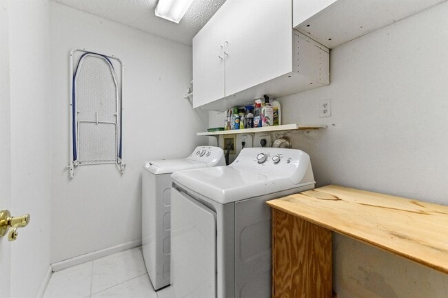 Building Photo - 8319 Horseshoe Bay Rd