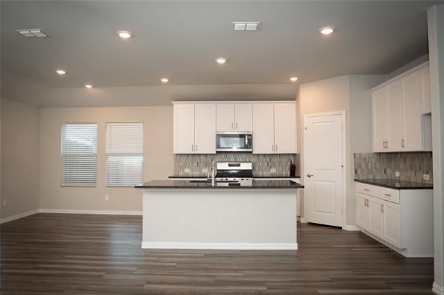 Building Photo - 3016 Renaissance Dr
