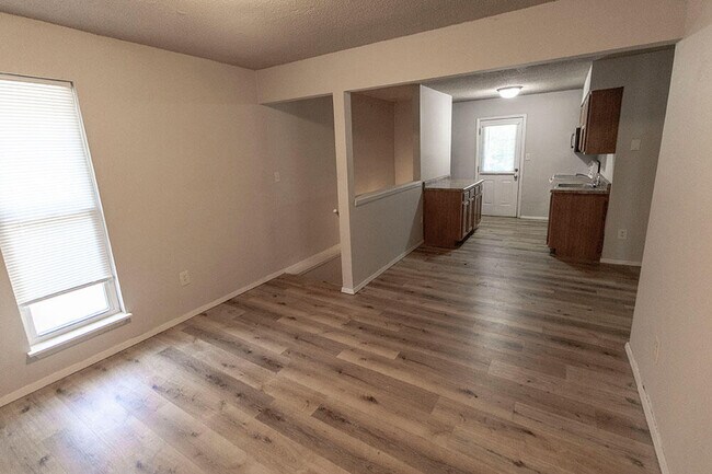 Building Photo - 216 Wheaton Ct