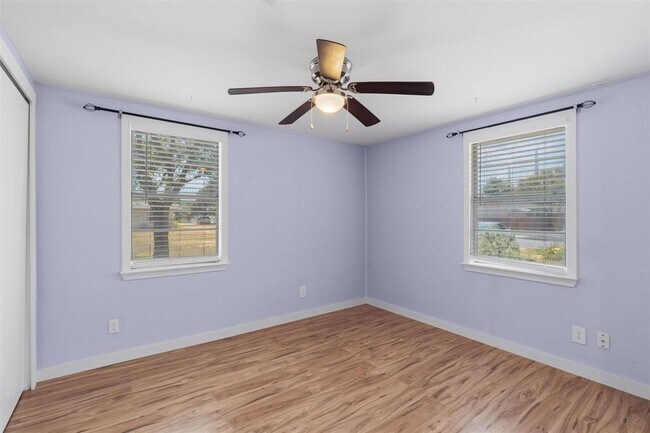 Building Photo - 1003 Bugg Ln
