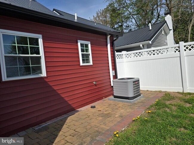 Building Photo - 34 South Main Street