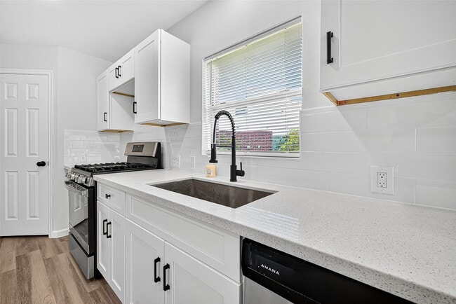 Building Photo - 14934 Sugar Falls Ct