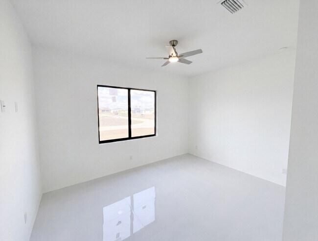 Building Photo - 4402 NW 34th St