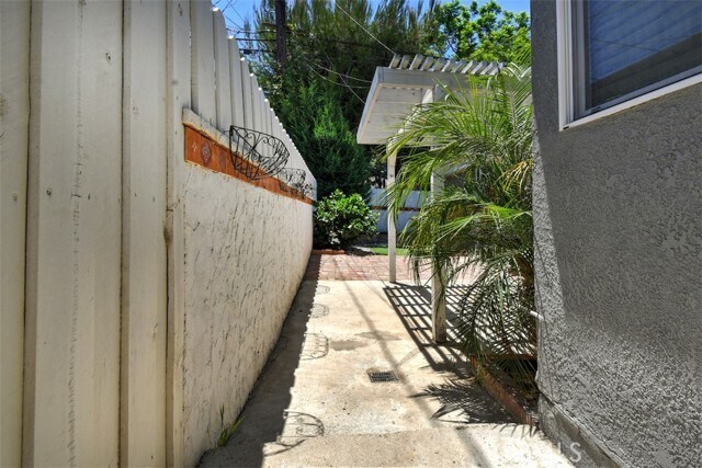 Building Photo - 14334 Tiara St