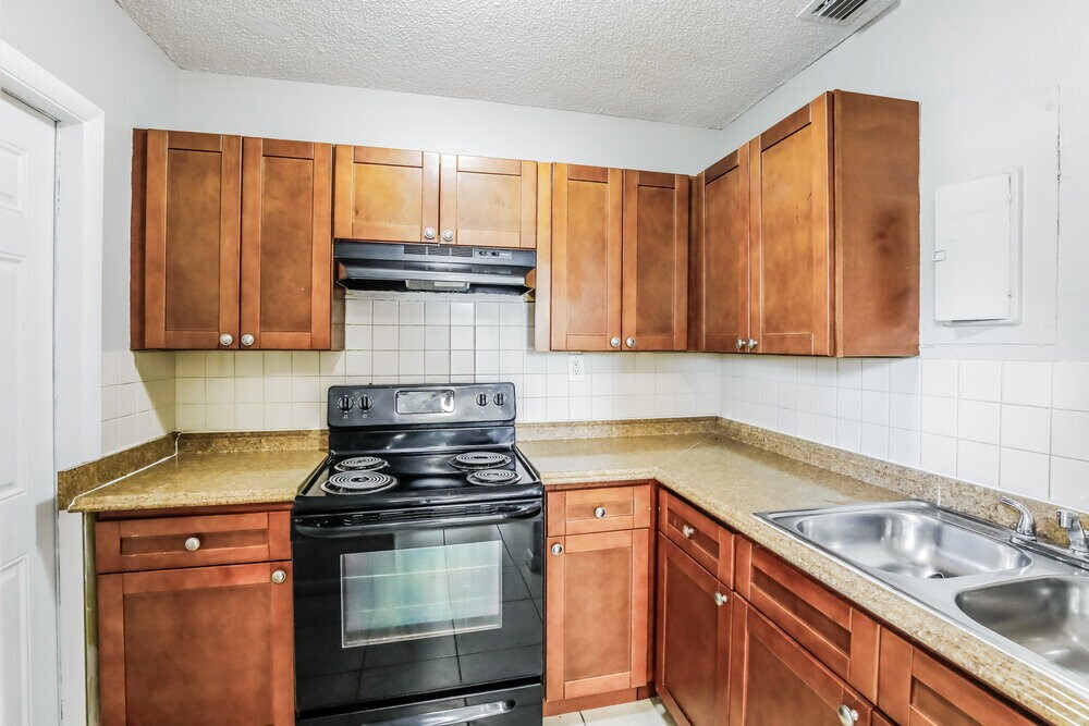 Building Photo - 933 Camellia Rd