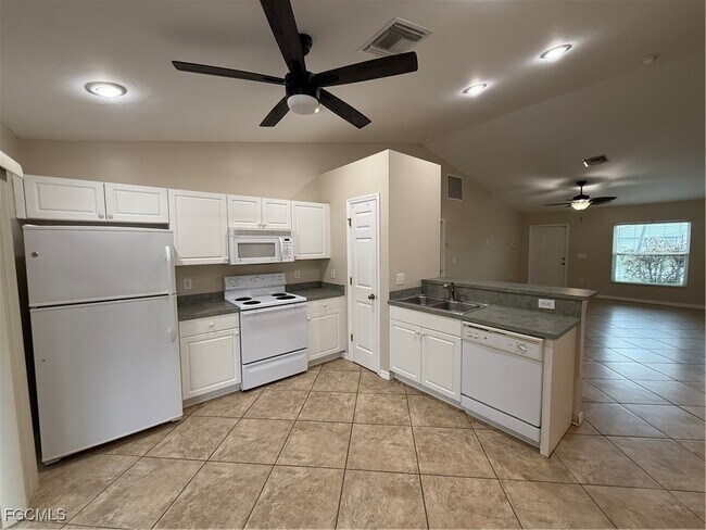 Building Photo - 17549 Oriole Rd